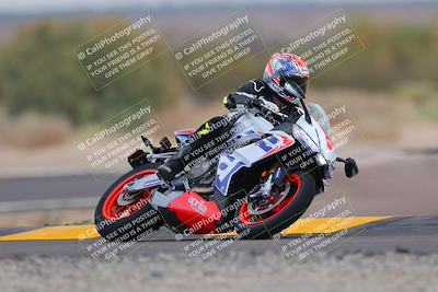 media/Sep-11-2022-SoCal Trackdays (Sun) [[81b7e951af]]/Turn 7 (1145am)/